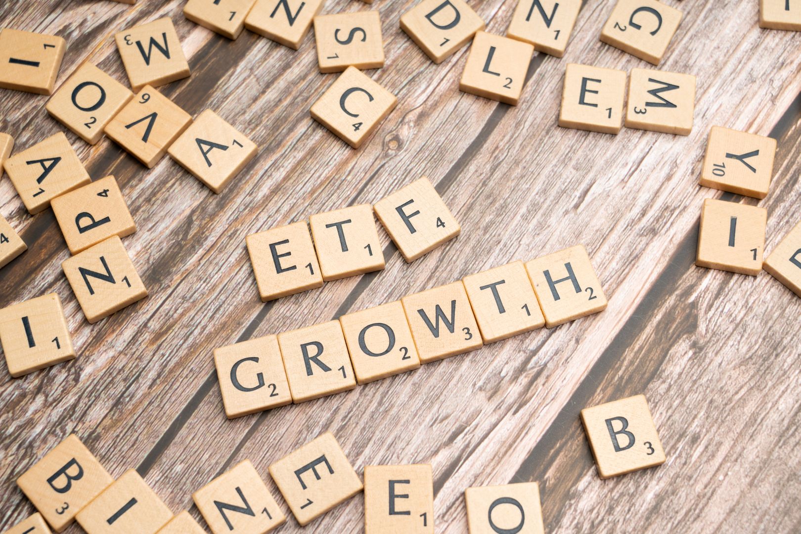 U.S. crypto ETF structures provide exchange-cleared exposure across spot, futures, and multi-asset frameworks